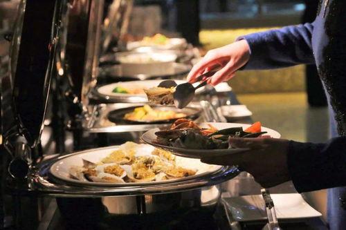 餐厅爆笑吃瓜现场视频,笑料百出，网友直呼“太欢乐”！