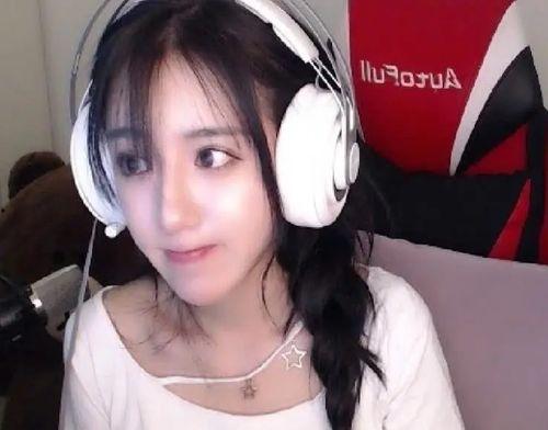 二姐吃瓜直播间视频,揭秘娱乐圈幕后吃瓜大揭秘